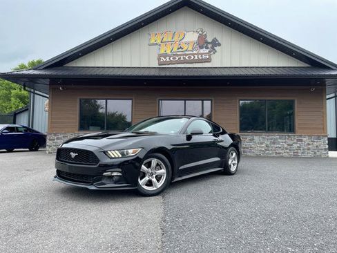 Used 2015 Ford Mustang Coupe RWD image 1
