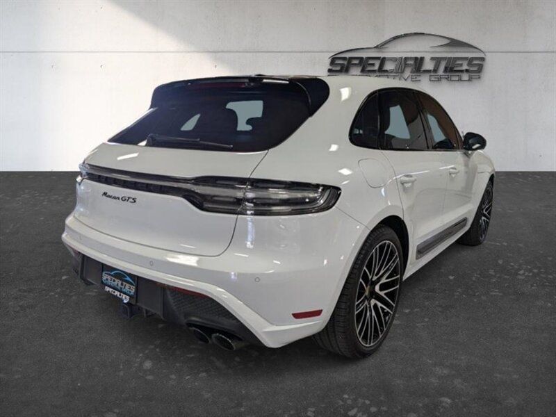 Used 2024 Porsche Macan GTS w/ Sport Chrono Package AWD/4WD image 10