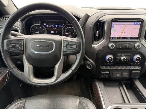 Used 2022 GMC Sierra 2500 Denali w/ Denali Black Diamond Edition AWD/4WD image 11