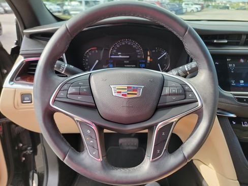Used 2017 Cadillac XT5 Luxury w/ Driver Awareness Package FWD image 20