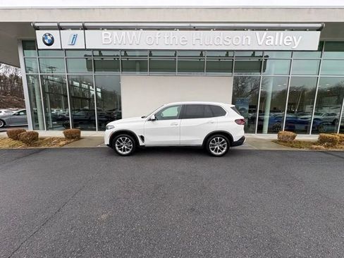 Used 2025 BMW X5 xDrive40i image 1