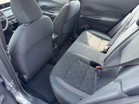 Used 2020 Nissan Kicks S image 17
