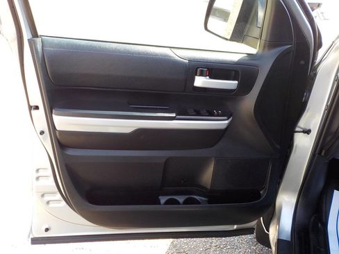 Used 2021 Toyota Tundra SR5 w/ Convenience Package image 15