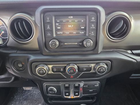 Used 2018 Jeep Wrangler Sport image 18