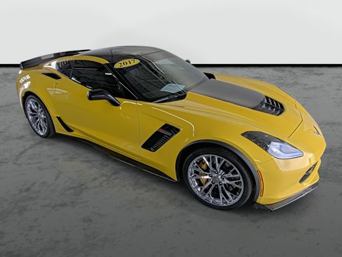Used 2017 Chevrolet Corvette Z06 RWD image 5
