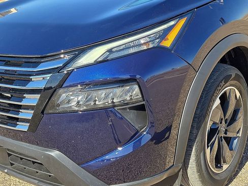 Used 2026 Nissan Rogue SV image 9