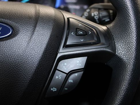 Used 2022 Ford Edge SE w/ Black Appearance Package image 19