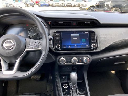 Used 2024 Nissan Kicks SV image 6