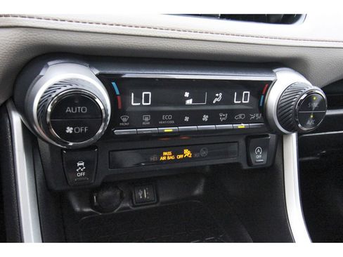 Used 2023 Toyota RAV4 XLE Premium image 26