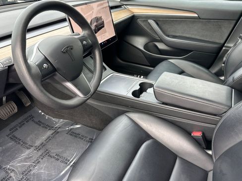 Used 2023 Tesla Model 3 Standard Range image 9