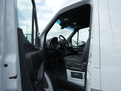 New 2025 Mercedes-Benz Sprinter 2500 image 10