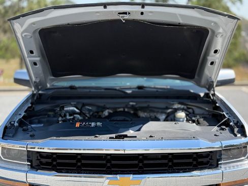 Used 2018 Chevrolet Silverado 1500 LT image 47