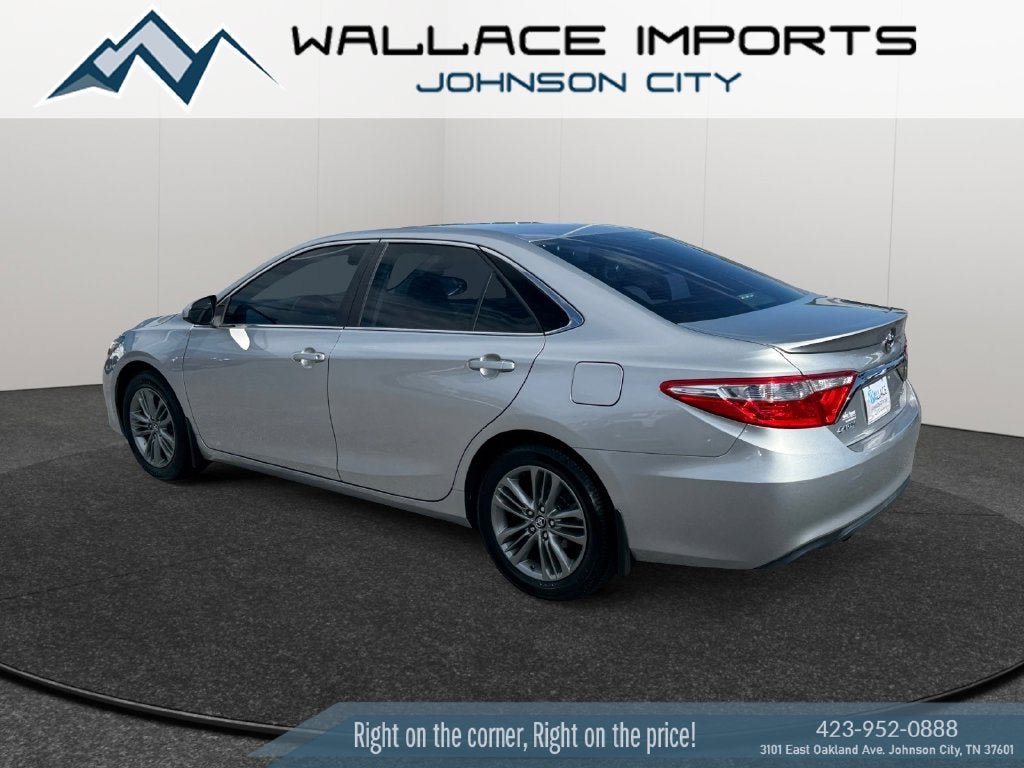 Used 2017 Toyota Camry SE FWD image 3