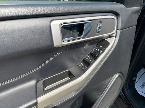 Used 2021 Ford Explorer XLT AWD/4WD image 23