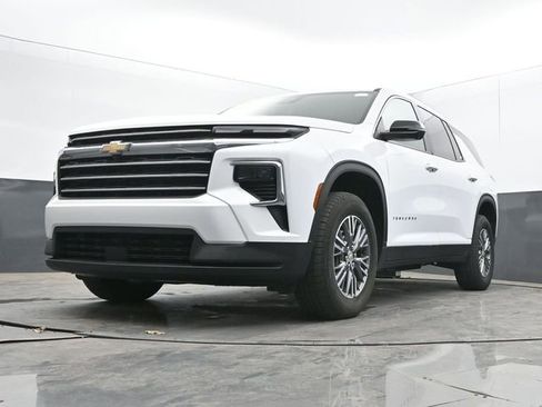 Used 2024 Chevrolet Traverse LT FWD image 47
