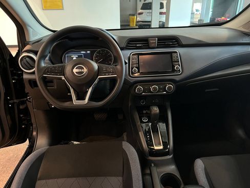 Used 2025 Nissan Versa SV FWD image 33