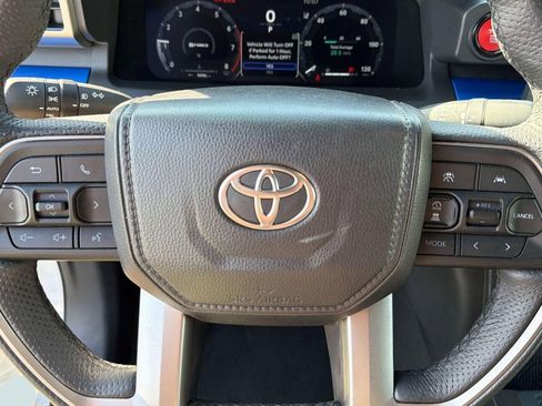 Used 2025 Toyota Tacoma TRD Off-Road image 16