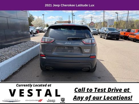 Used 2021 Jeep Cherokee Latitude Lux w/ Comfort/Convenience Group AWD/4WD image 8