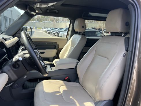 Certified 2023 Land Rover Defender 90 S image 17