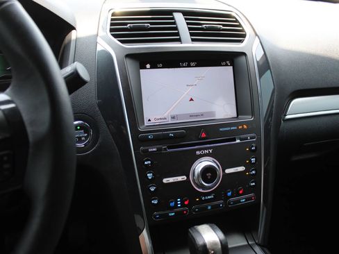 Used 2018 Ford Explorer Sport w/ Equipment Group 401A AWD/4WD image 15