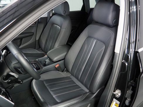 Used 2023 Audi Q5 2.0T Premium w/ Convenience Package AWD/4WD image 14