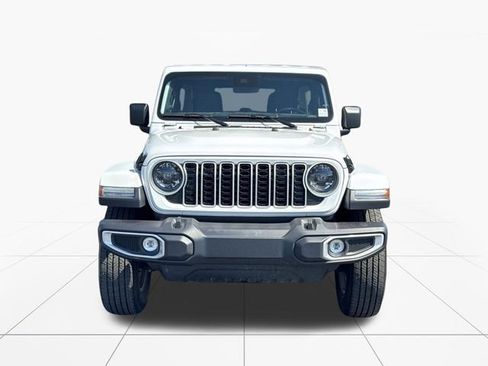 Used 2025 Jeep Wrangler Unlimited Sahara AWD/4WD image 9