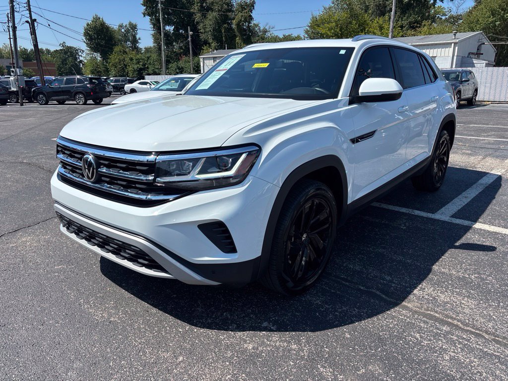 Used 2023 Volkswagen Atlas Cross Sport SE AWD/4WD image 3
