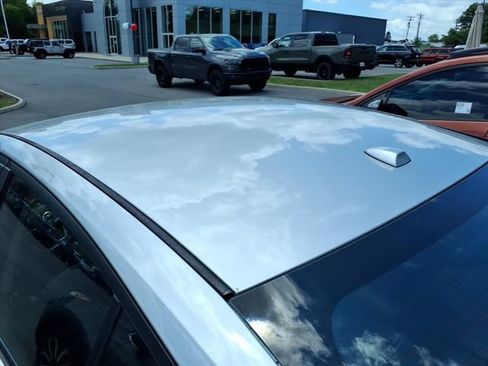 Used 2022 Nissan Altima 2.5 SR FWD image 12