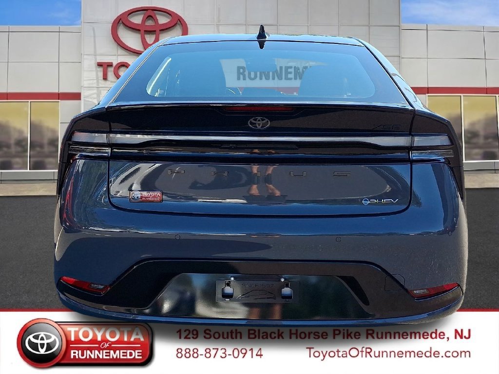 Certified 2026 Toyota Prius Plug-In Hybrid FWD image 5