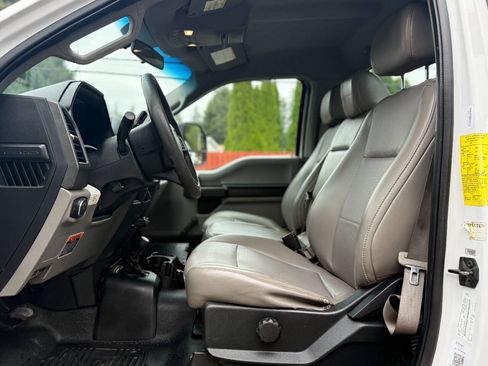 Used 2018 Ford F550 4x4 Regular Cab Super Duty image 25