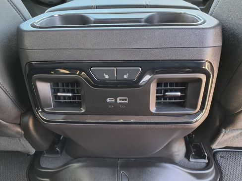 Used 2024 GMC Sierra 1500 AT4 w/ Technology Package AWD/4WD image 18