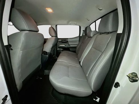 Certified 2020 Toyota Tacoma SR5 AWD/4WD image 23