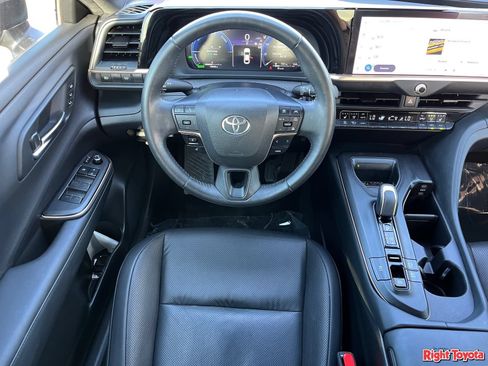Certified 2023 Toyota Crown AWD/4WD image 17