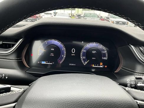 Used 2025 Jeep Grand Cherokee Altitude AWD/4WD image 20