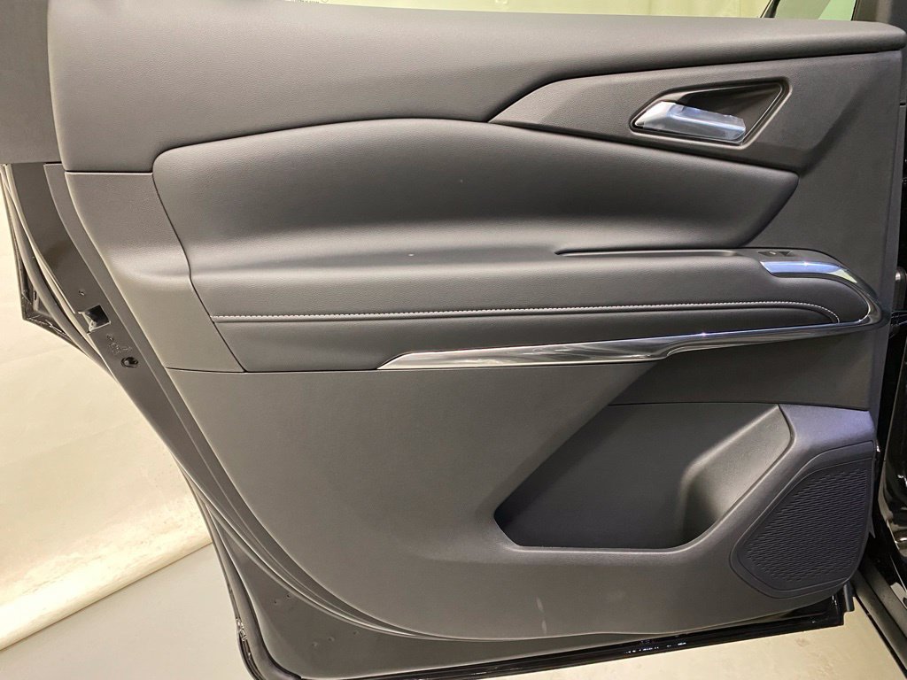 New 2027 Chevrolet Traverse LT w/ LPO, Floor Liner Package AWD/4WD image 12