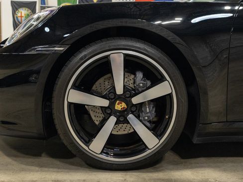Used 2020 Porsche 911 Carrera RWD image 30