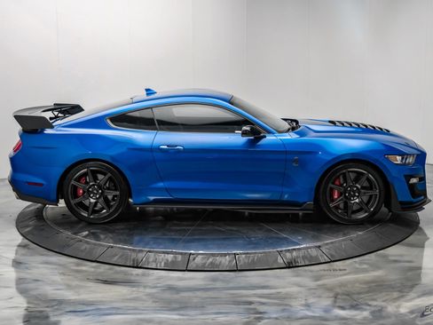 Used 2021 Ford Mustang Shelby GT500 w/ Carbon Fiber Track Pack RWD image 25