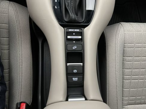 Certified 2023 Honda HR-V LX image 29