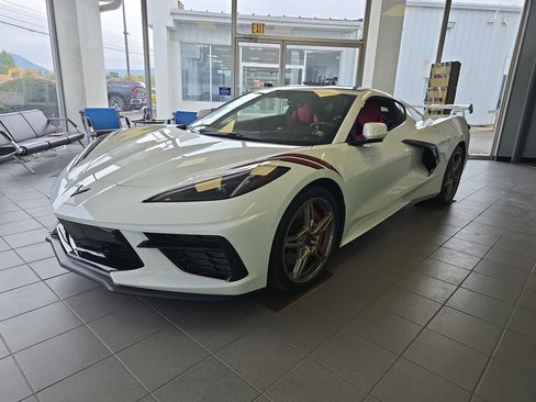 Used 2020 Chevrolet Corvette Stingray Premium Cpe w/ 3LT Preferred Equipment Group image 9