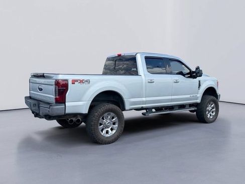 Used 2017 Ford F250 Lariat w/ Lariat Ultimate Package AWD/4WD image 3