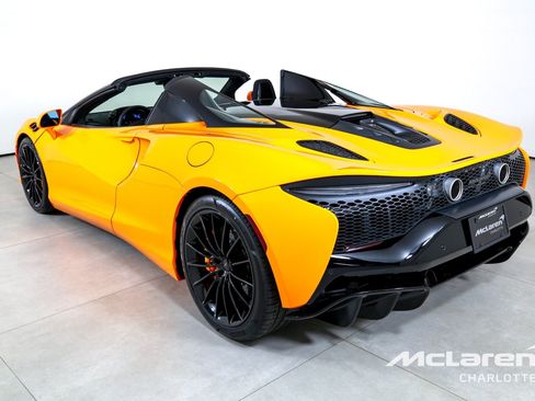 New 2026 McLaren Artura Spider RWD image 8