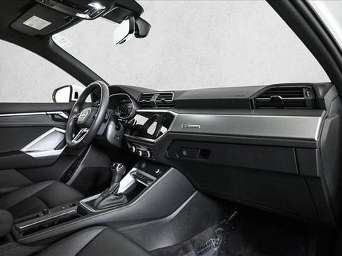 Certified 2025 Audi Q3 2.0T Premium w/ Convenience Package image 23