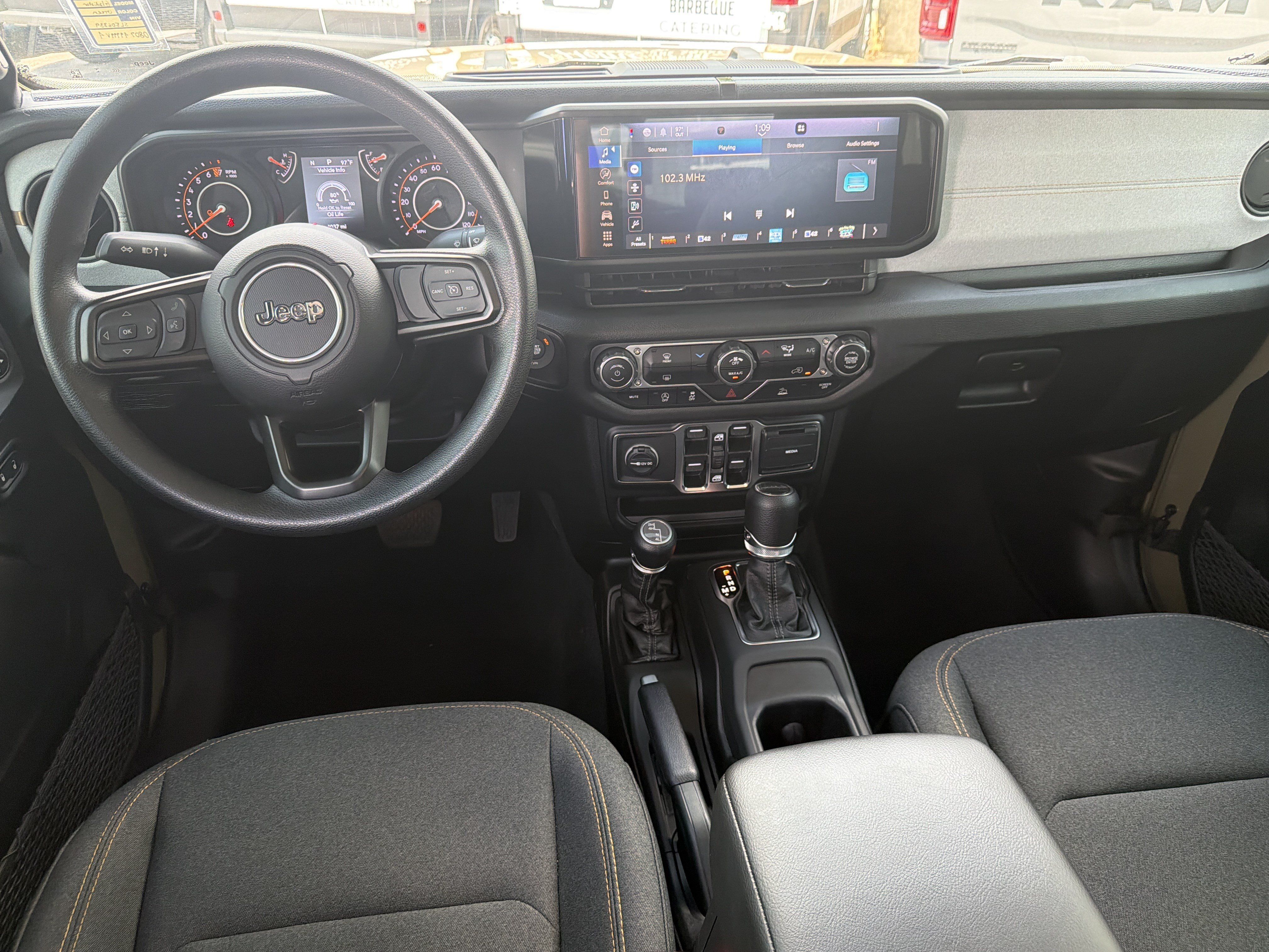 Used 2025 Jeep Gladiator Sport AWD/4WD image 27