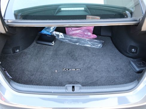 Used 2024 Lexus ES 300h w/ Premium Package FWD image 38