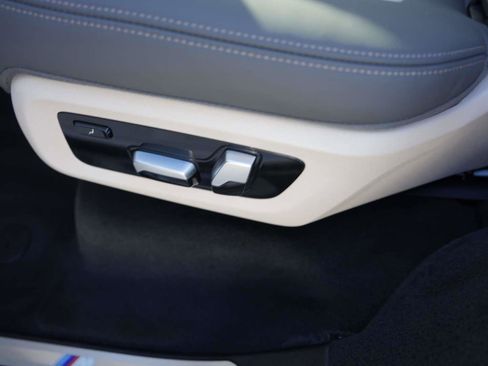 Used 2026 BMW X7 M60i image 11