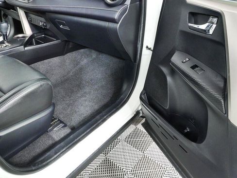 Used 2014 Toyota RAV4 XLE FWD image 23
