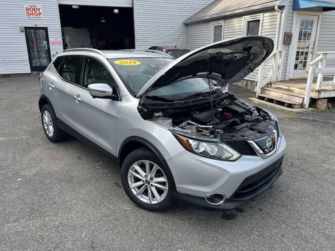 Used 2019 Nissan Rogue Sport SV w/ Technology Package AWD/4WD image 39
