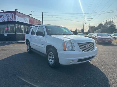Used 2007 GMC Yukon SLT w/ SLT Preferred Equipment Group RWD image 4
