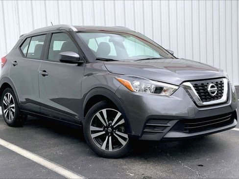 Used 2018 Nissan Kicks SV FWD image 31