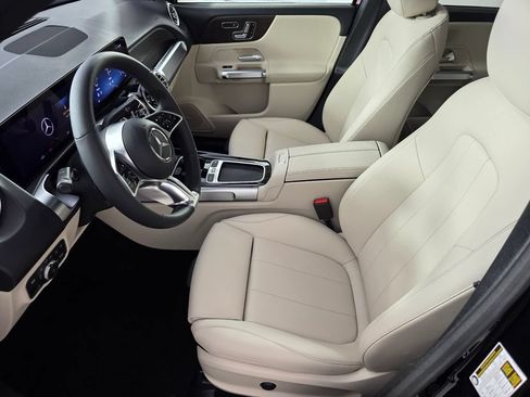 New 2026 Mercedes-Benz GLB 250 image 6